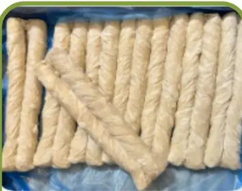 Double pastry roll filled with seasoned minced beef, ready to bake from frozen.