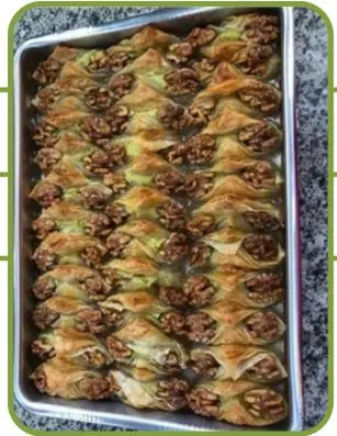 Cevizli mendil — folded filo parcels filled with walnut.
